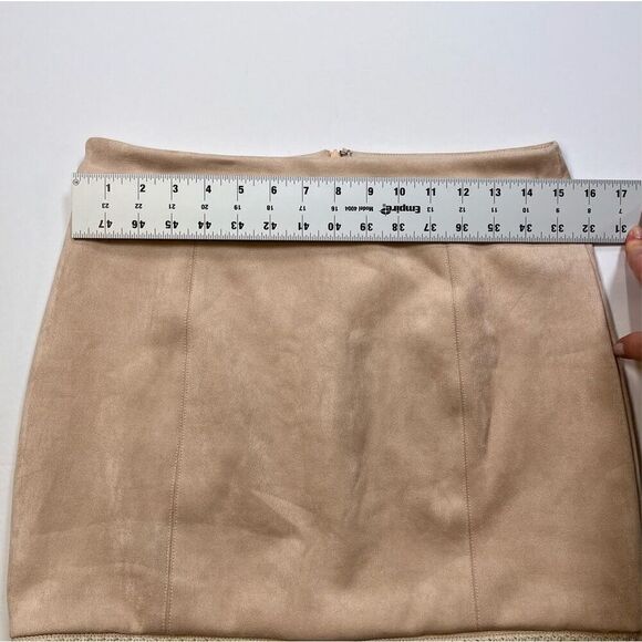 Showpo Dream Life Faux Suede Tassel Mini Skirt Beige Size AUS 12 USA Size 8 - Picture 3 of 8